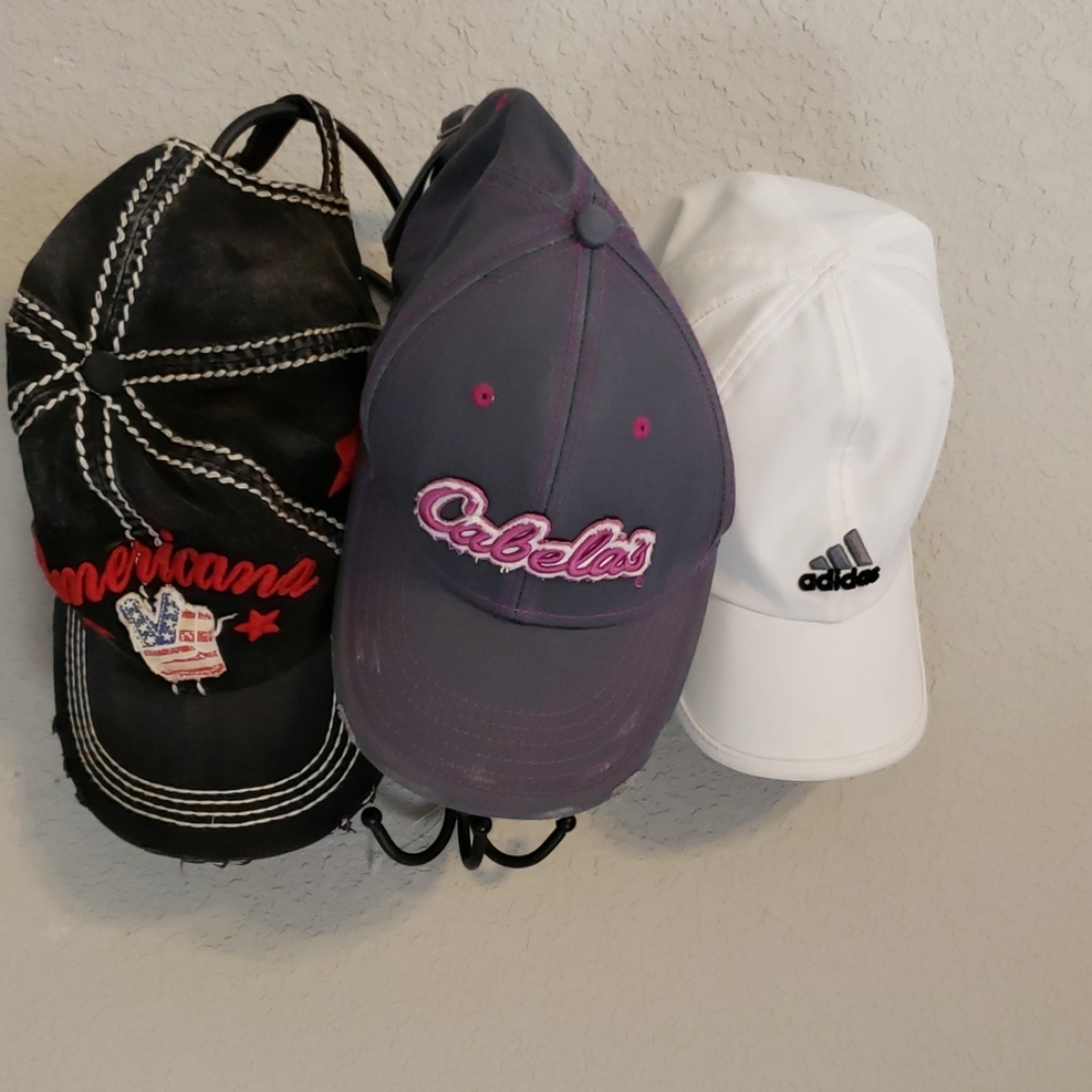 3 ladies caps